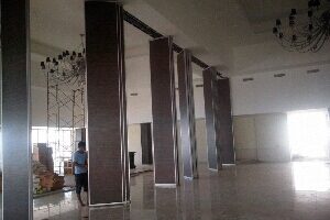 Solusi Partisi Ruangan Terbaik Penyekat ruangan geser, Pintu Lipat Geser, Pintu Lipat Redam, Pintu Lipat Movable, Partisi Gerak Lipat, Partisi Ruangan Lipat